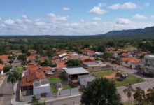 Rio de água quente com 12 quilômetros transforma pequena cidade goiana em polo turístico global