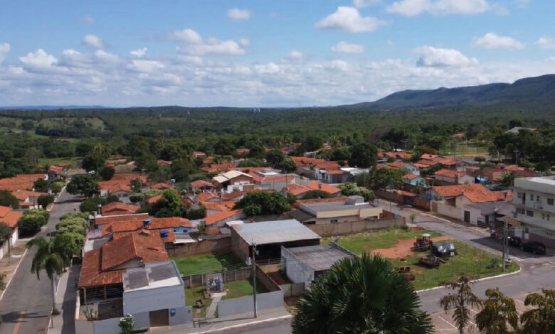 Rio de água quente com 12 quilômetros transforma pequena cidade goiana em polo turístico global