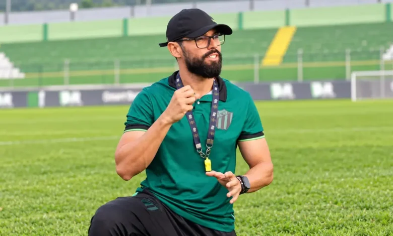 Rio Verde perde técnico Luan Carlos após retorno à elite do futebol goiano