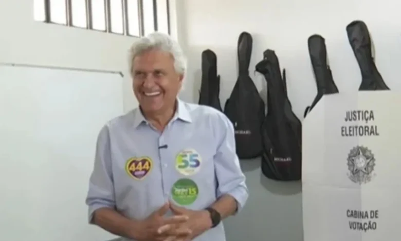 Ronaldo Caiado vota em Nova Crixás e projeta cenário para a Presidência