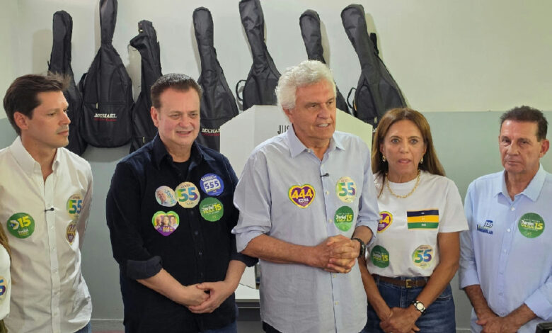 Ronaldo Caiado vota em Nova Crixás e reforça importância do interior nas eleições