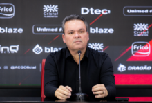 STJD suspende Adson Batista após críticas à arbitragem em clássico goiano