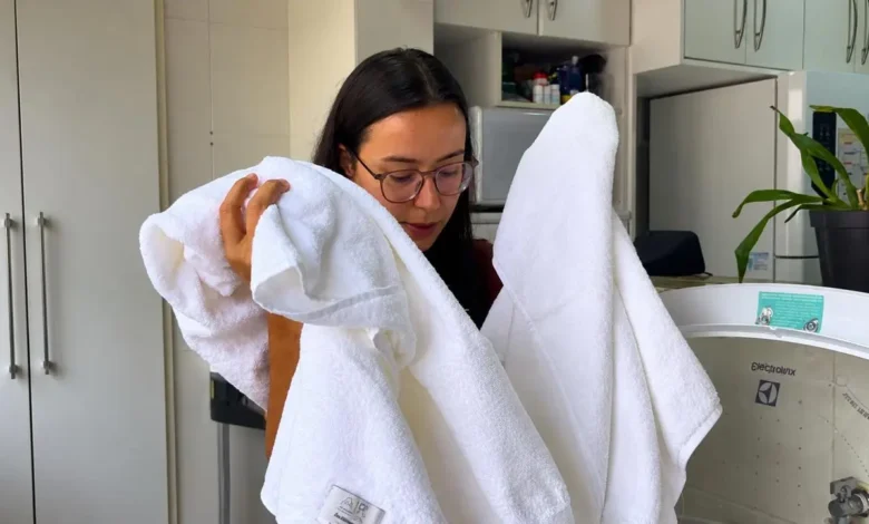 Toalhas ásperas após a lavagem: fabricantes revelam erros comuns e como recuperar a maciez