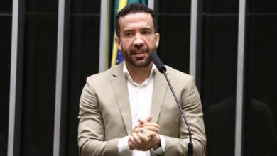 Tribunal arquiva representação contra deputado por postagem nas redes