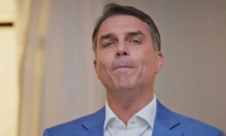 TSE ordena reexibição de propaganda de Flávio Bolsonaro após falha técnica no áudio