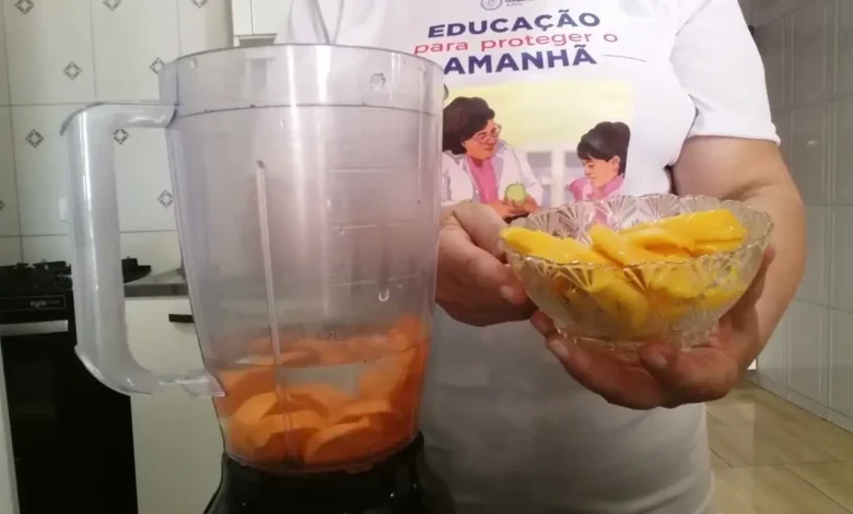 Vitamina cremosa sem separar água e polpa exige ordem certa no liquidificador