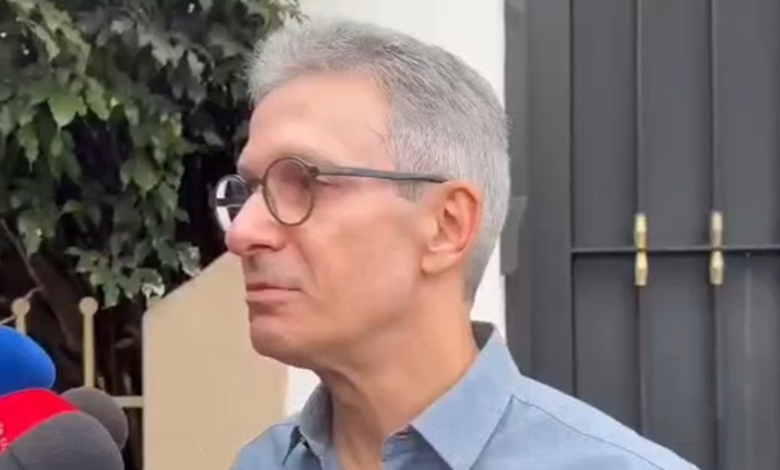 Zema justifica entrada com celular na cabine de votação em Araxá
